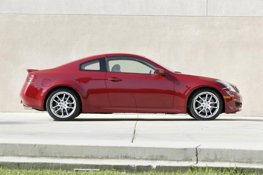  Infiniti G35 Coupe 2006 года  (фото 21 из 26)